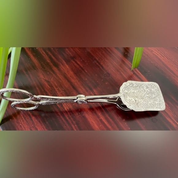 Vintage Regal Silver EP Zinc Silver Plated Ornate Serving Tongs - Picture 4 of 8